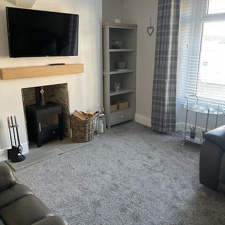 Quirky Cottage In The Centre Of Penrith With A Hot Tub ภายนอก รูปภาพ